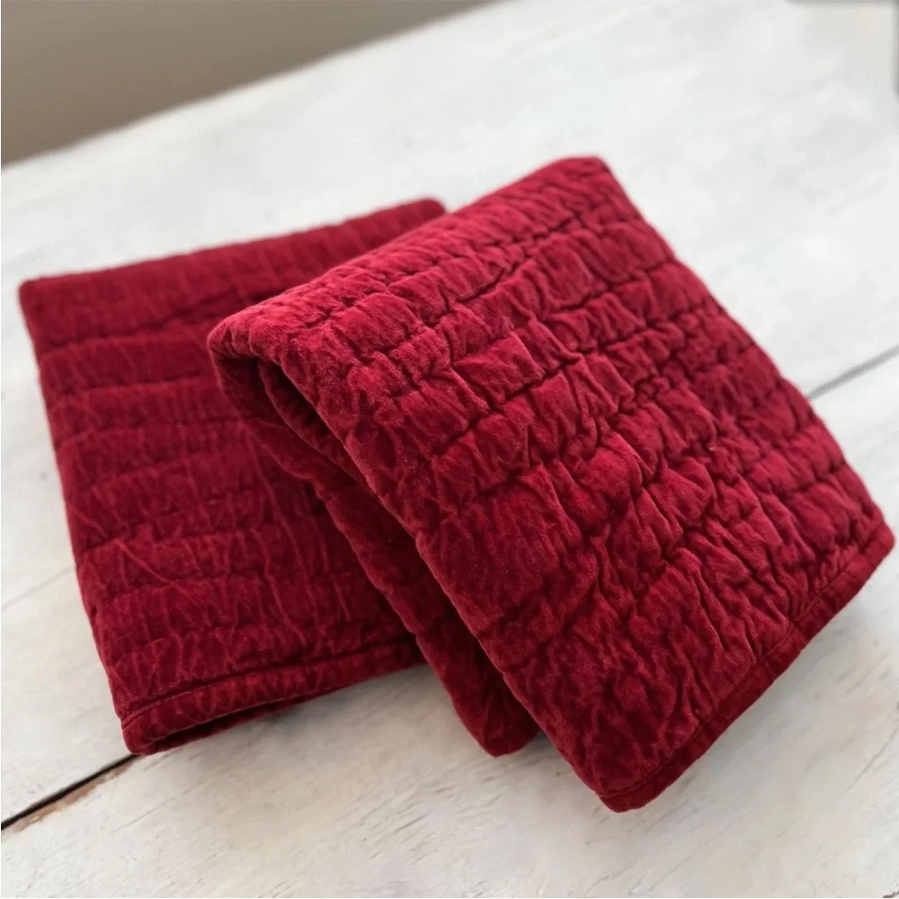 2 Pottery Barn Washed Velvet Handcrafted Quilted Shams STANDARD Red Holiday PB - Picture 5 of 8